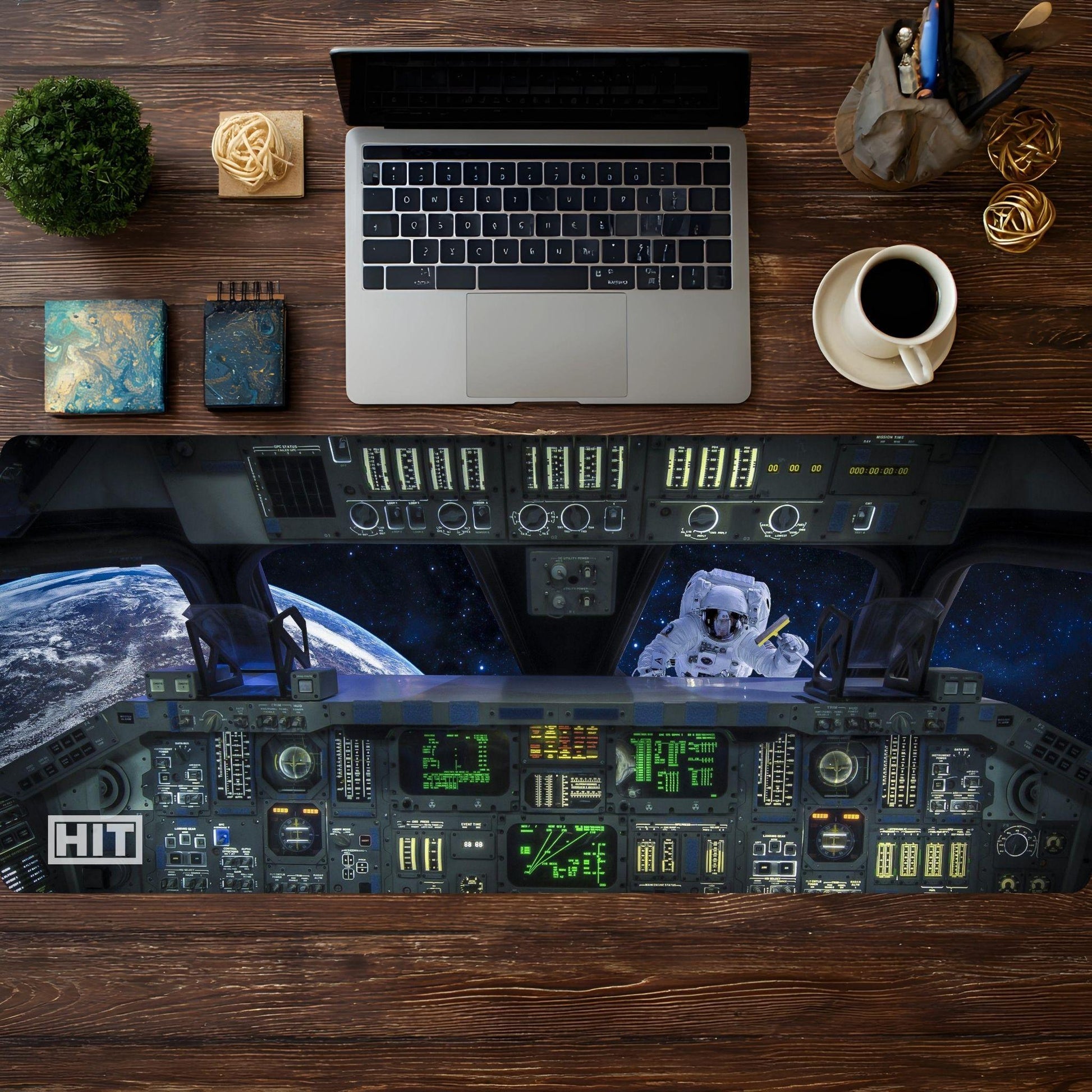 Space Cockpit - HEYITSTRENDY